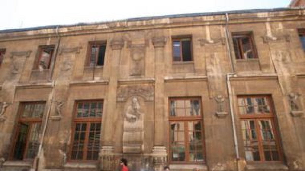 La restauración del edificio de Julio del Campo correrá a cargo del Fondo de Inversión Local.