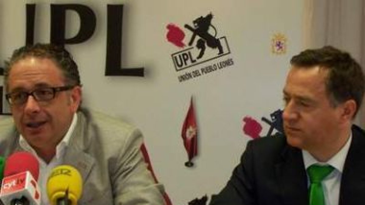 Chamorro y Valderas, ayer, en rueda de prensa.