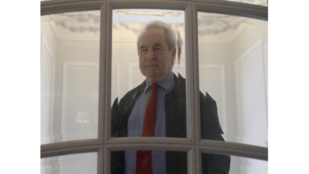 El escritor irlandés John Banville, en Granada