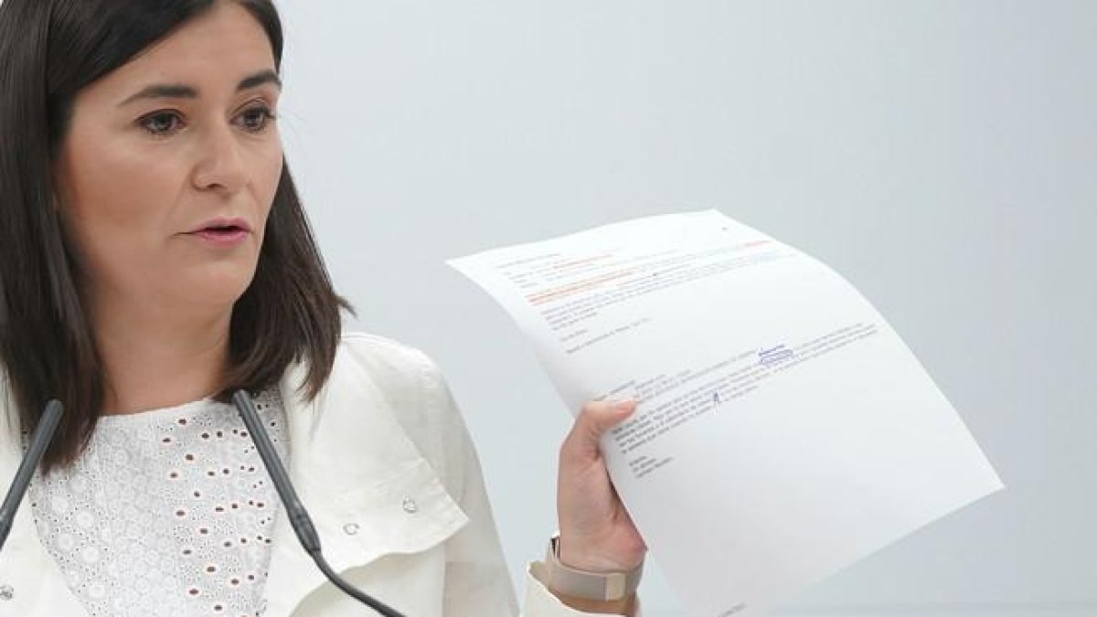 La ministra Carmen Montón, en la rueda de prensa para dar explicaciones sobre su máster.