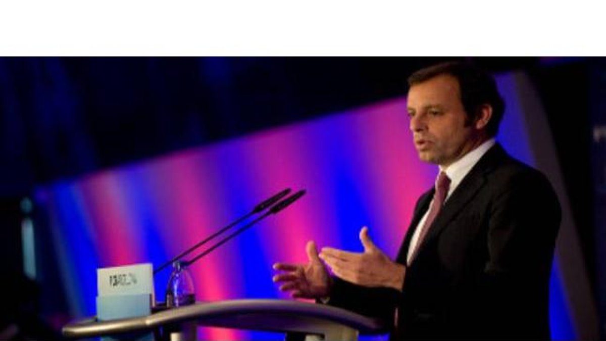 Sandro Rosell, durante la rueda de prensa.