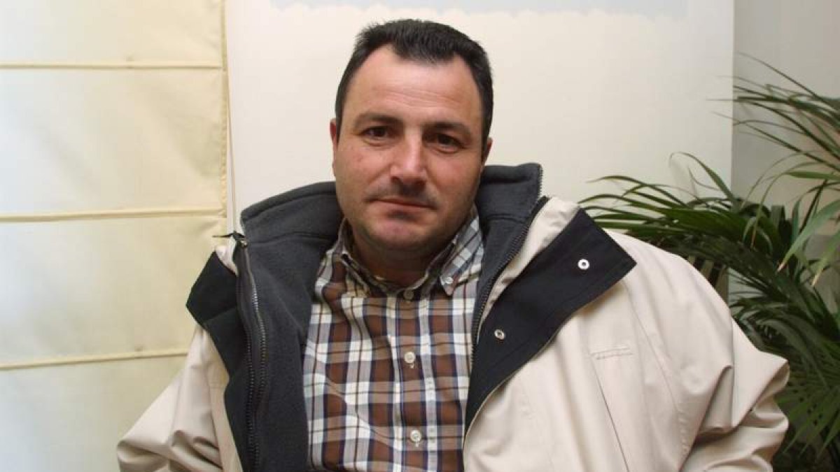 El candidato socialista dice que Camponaraya centrará esfuerzos en servicios sociales.