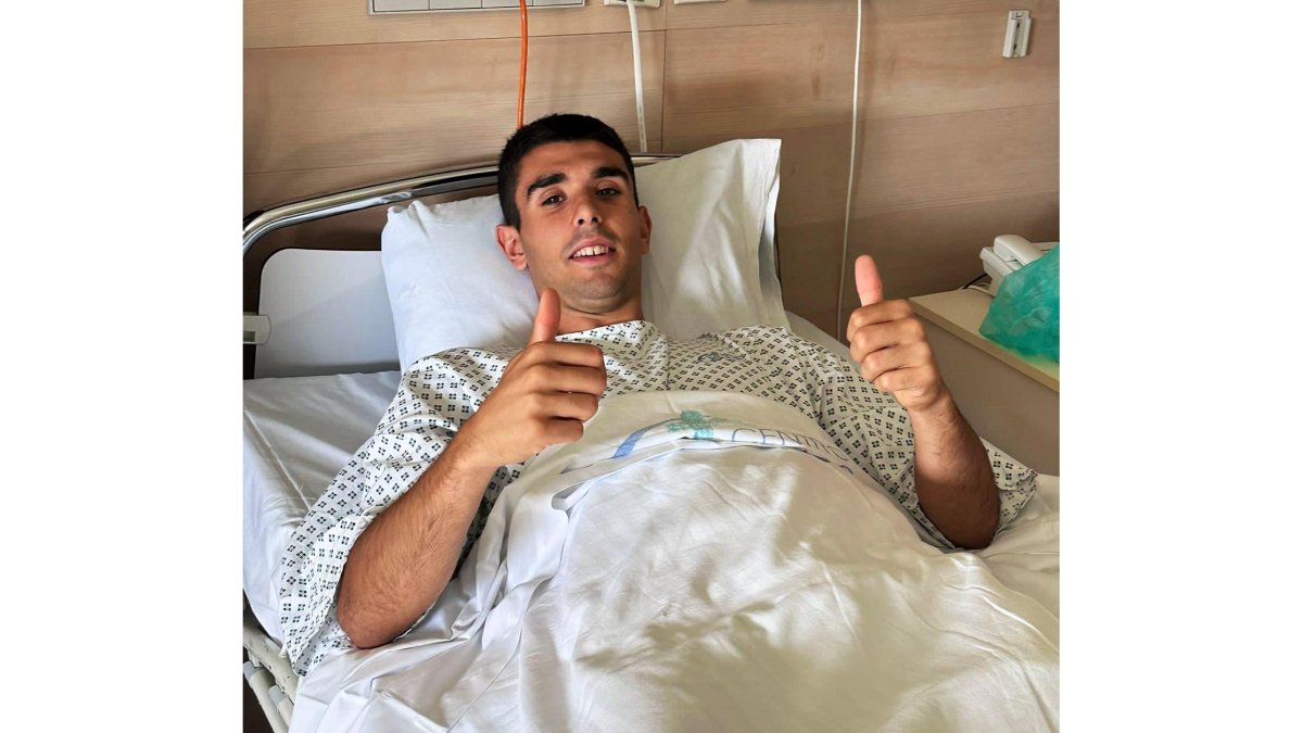 Mángel fue intervenido quirúrgicamente de la rodilla. DL