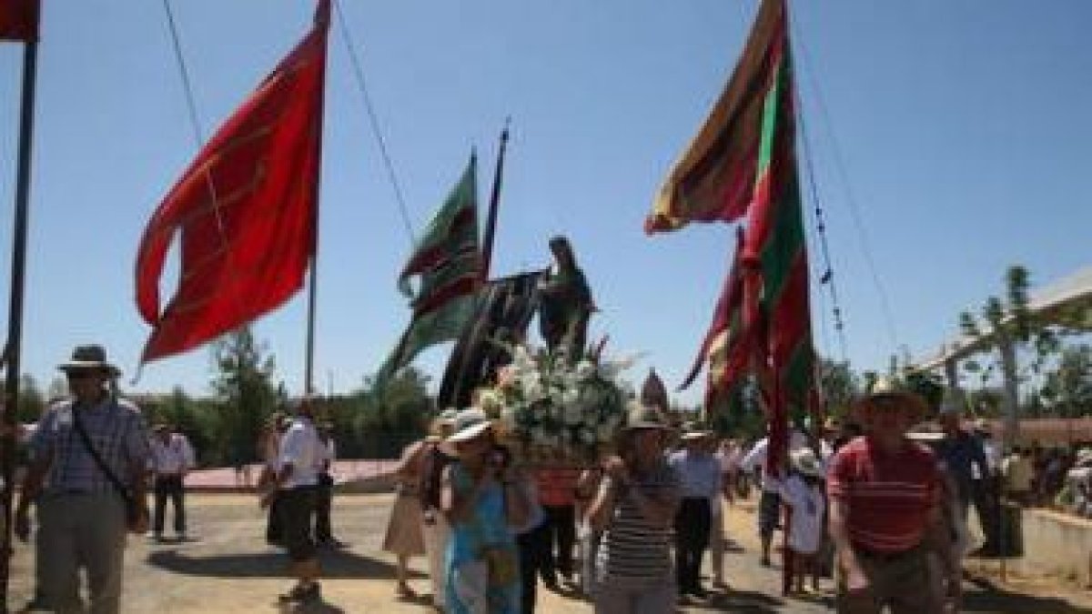 Una de las imágenes que procesionan en la tradicional romería de la Sobarriba.