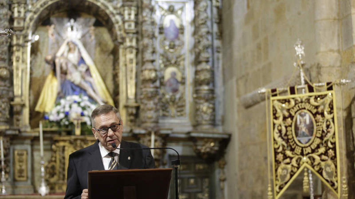 Máximo Cayón, durante el pregón. FERNANDO OTERO