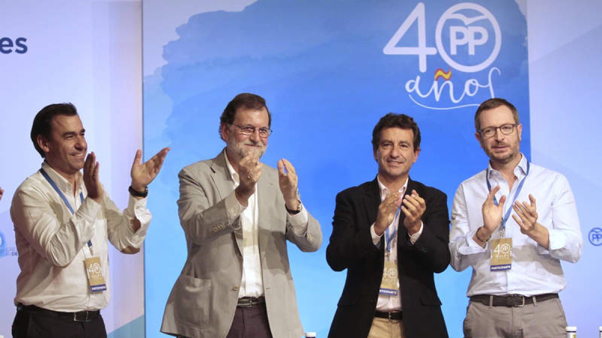 Martínez-Maillo, Rajoy, Company y Maroto, en la reunión de ayer en Palma. LLITERES