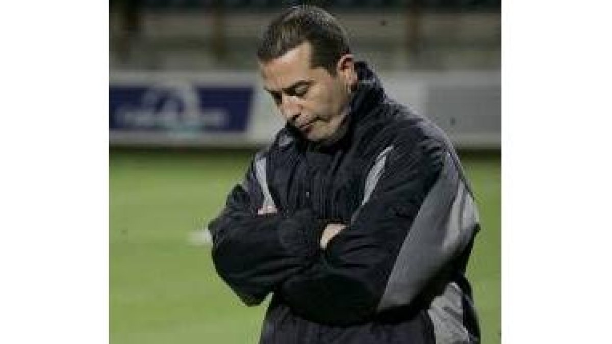 Semblante de Álvarez Tomé tras encajar el segundo gol del encuentro