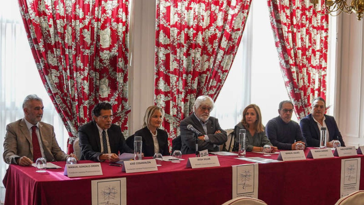 Presentación de la subasta de arte que se celebrará el 28 de octubre en León. MIGUEL F. B.