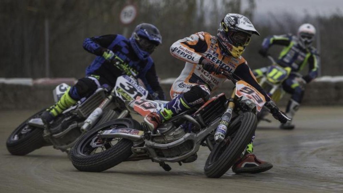 Marc Márquez (Honda), practicando 'dirt-track' de cara al Sant Jordi.