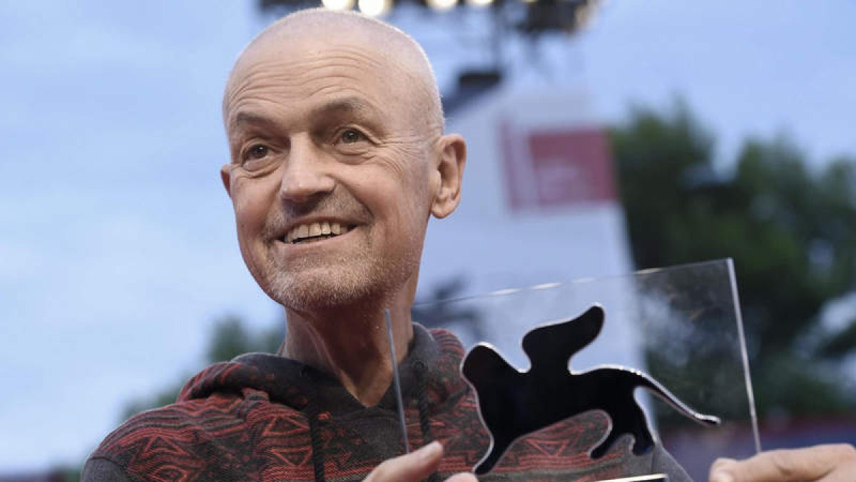 Demme recibió premios como éste de la Mostra. CLAUDIO ONORATI