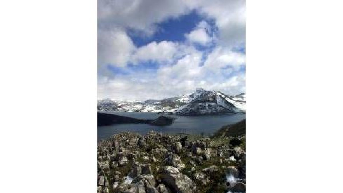 Imagen de archivo del bello paisaje que se divisa en el valle del Porma