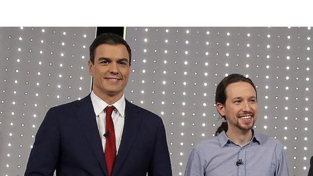 Pedro Sánchez y Pablo Iglesias, durante el debate a cuatro celebrado en Antena 3 y La Sexta  el pasado día 7.