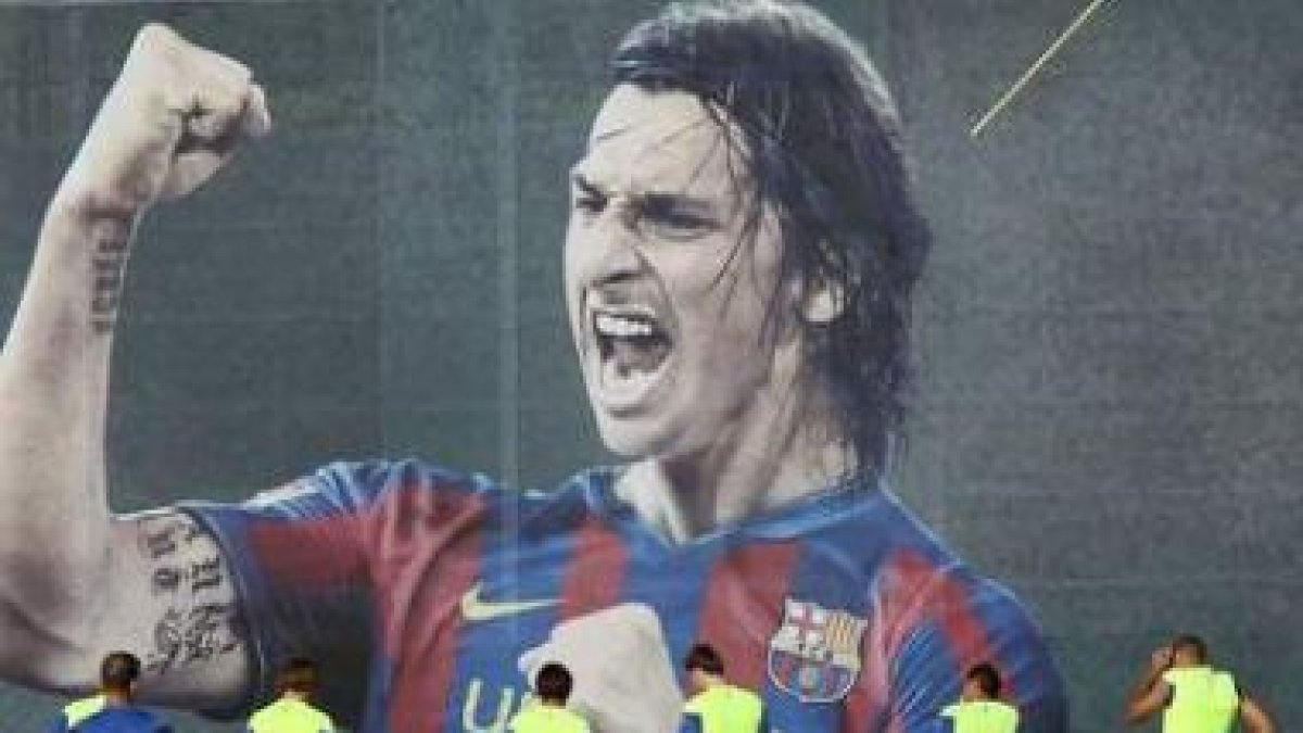Los jugadores del Barça durante un entrenamiento.
