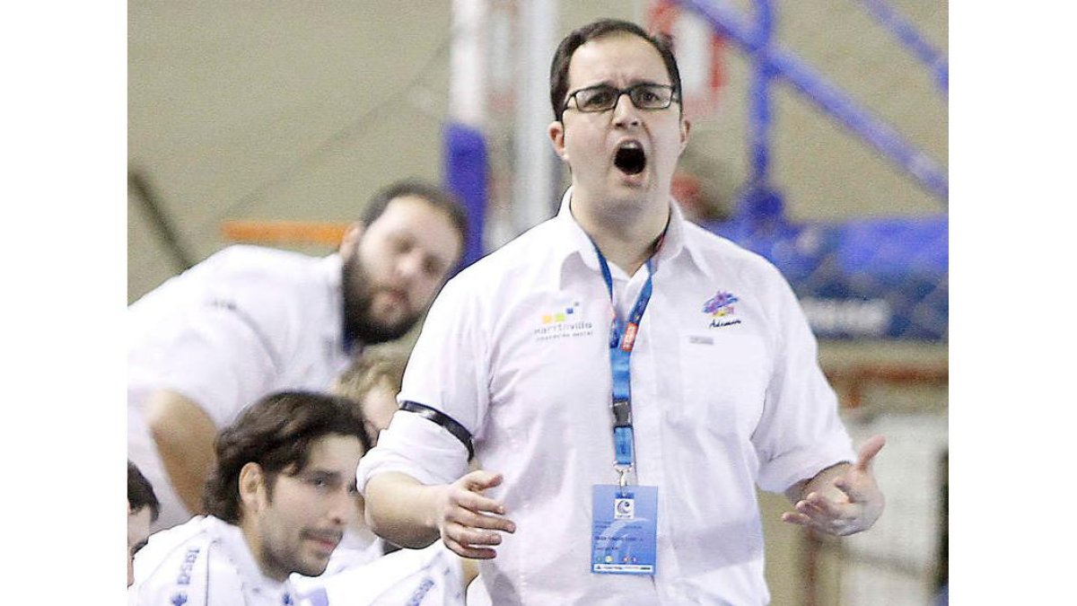 Dani Gordo, durante el partido ante el Csurgói el curso pasado.