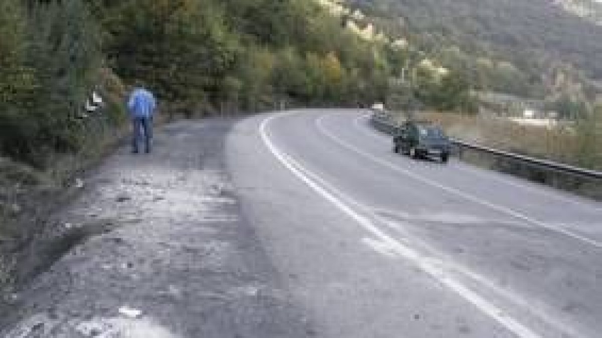 El coche se salió de la vía en Alinos, en dirección a Matarrosa