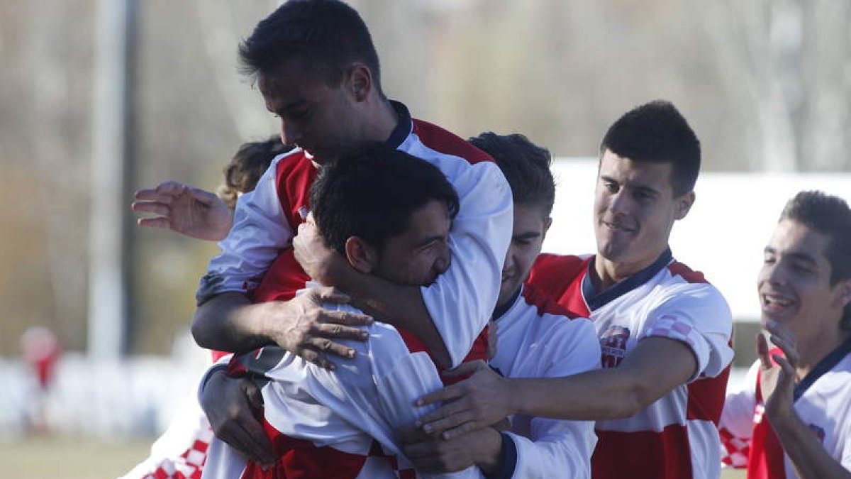 El conjunto arlequinado superó con claridad al equipo madrileño del San Fernando de Henares y se acerca un poco más a su objetivo de la permanencia.