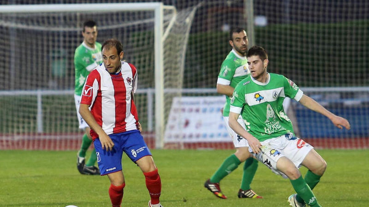 Bercianos y maragato se repartieron los puntos en un derbi sin goles.