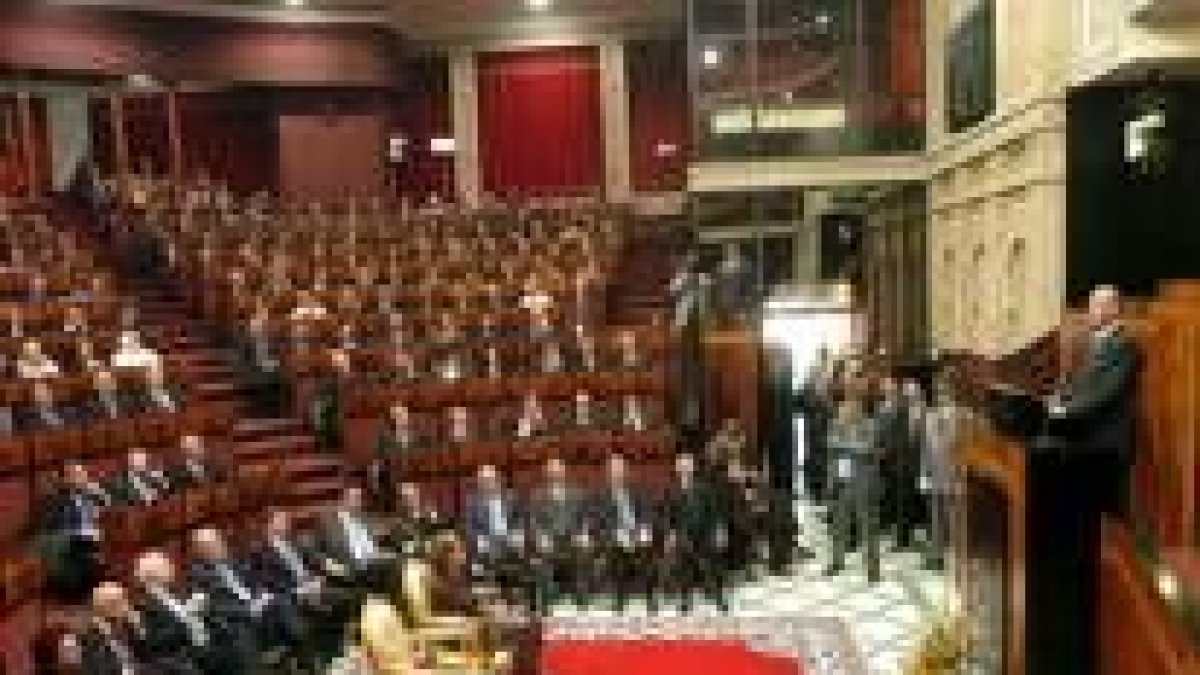 El Rey, ayer, durante su discurso institucional ante el Parlamento marroquí en Rabat