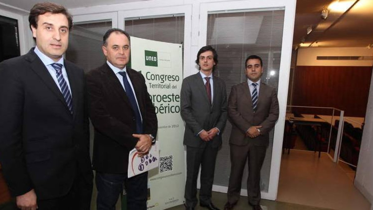 Carlos Pires, Alfonso Arias, Joaquim Costasa y Antonio Méndez, ayer en la Uned.