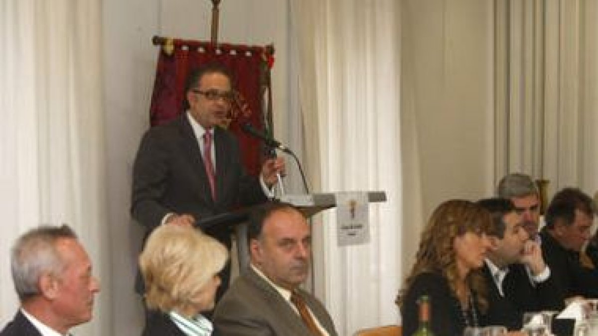 Momento de la intervención de Chamorro en un acto de la Casa de León de Madrid.