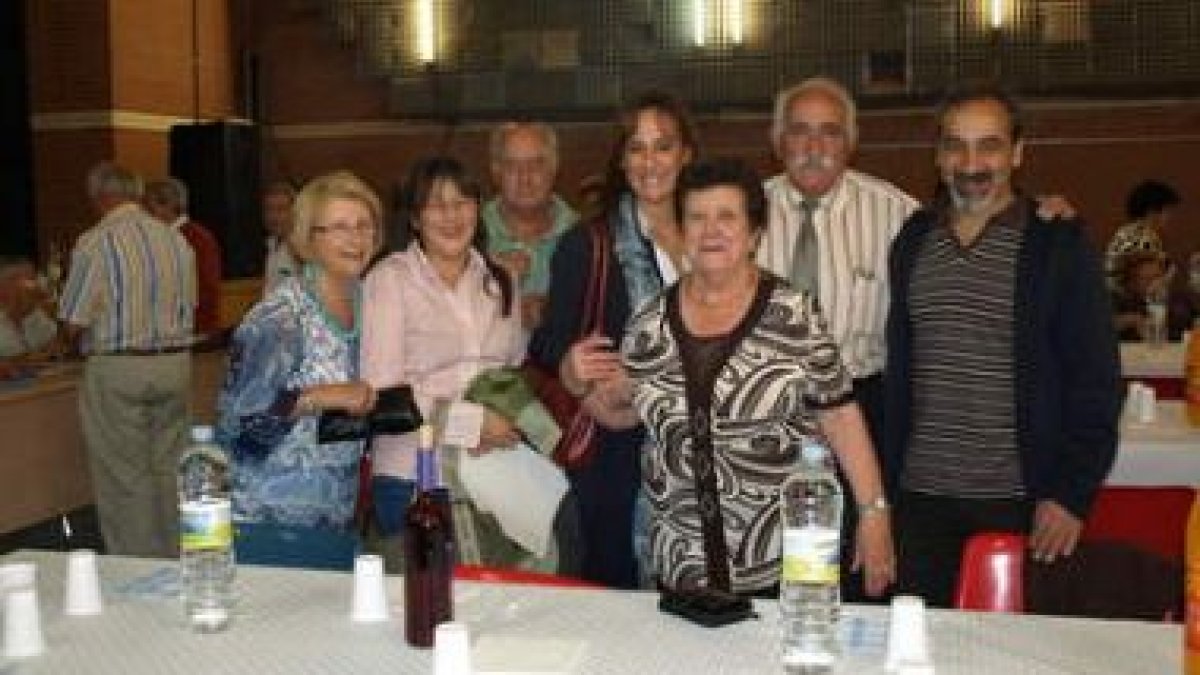 La fiesta de mayores tuvo lugar en la Casa de Cultura de Trobajo del Cerecedo.