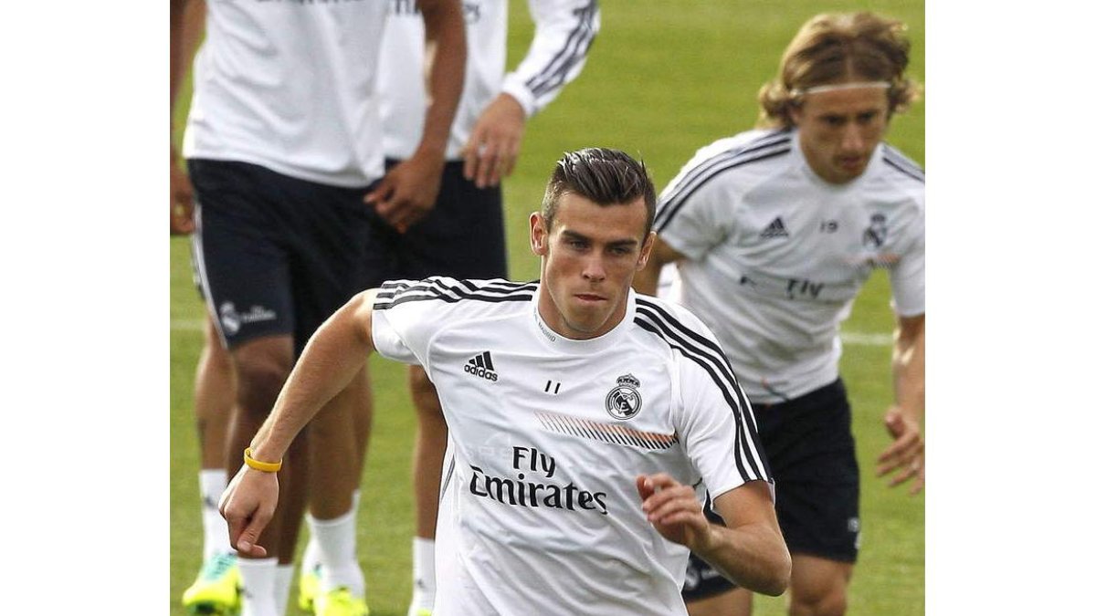 Bale trabajó ayer con el resto de futbolistas del Madrid.