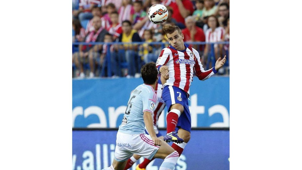 Griezmann golpea de cabeza ante el céltico Radoja.