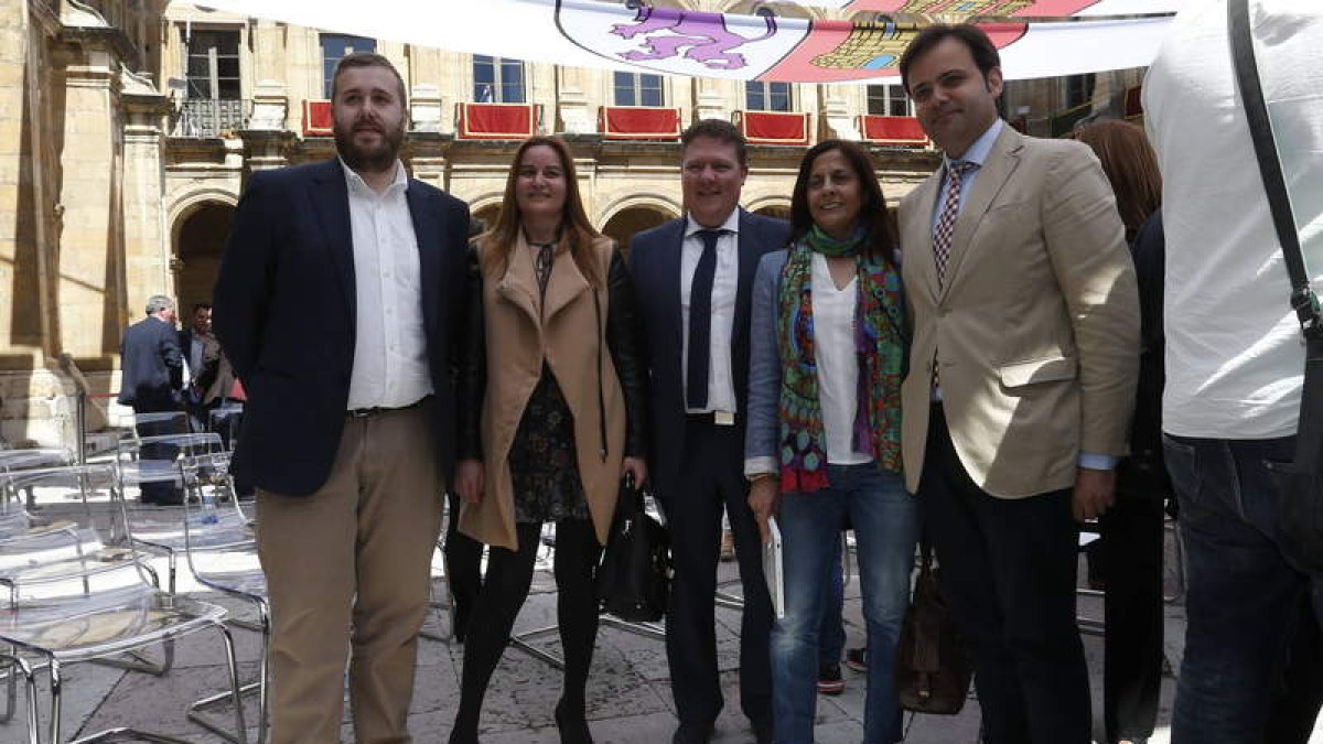 Los procuradores del PSOE se hacen eco de la petición de un IES. JESÚS