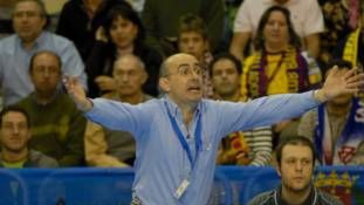 Ribera se desespera durante el partido