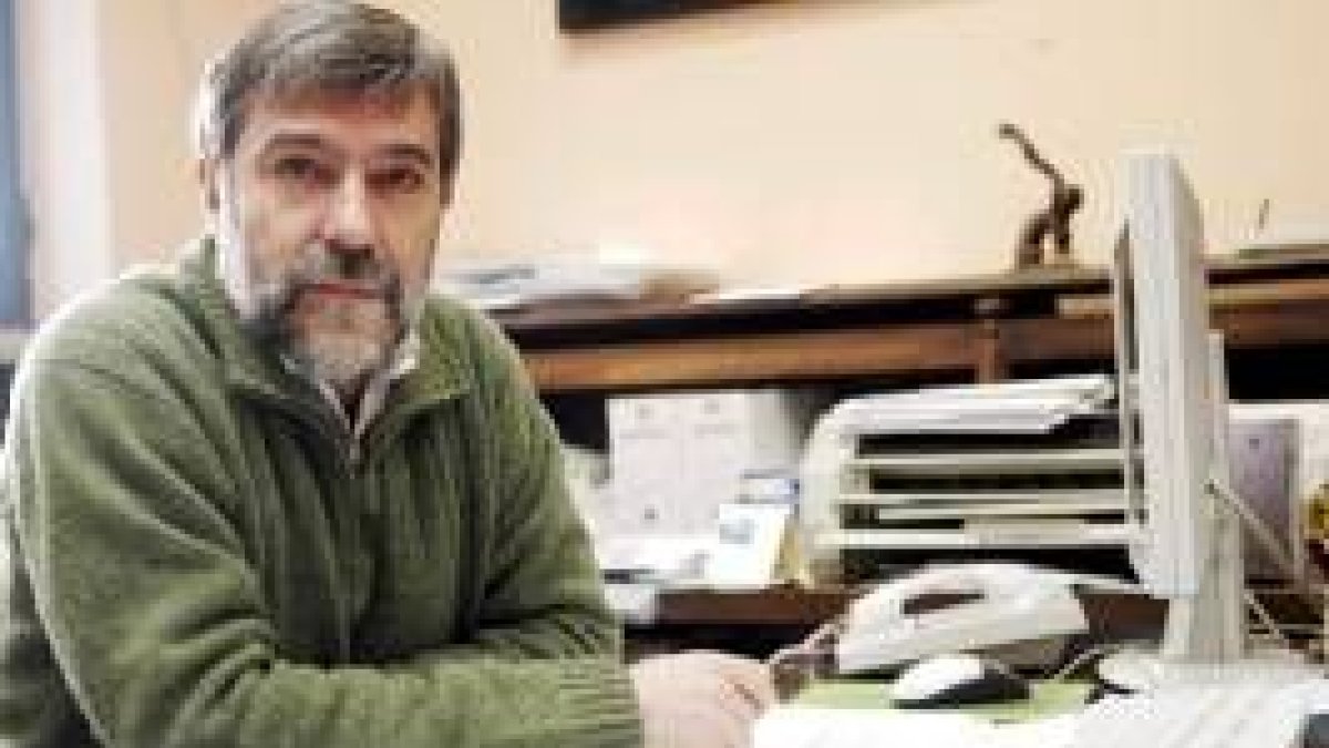 Wenceslao Álvarez, en su despacho del Instituto Leonés de Cultura, en la calle Puerta de la Reina