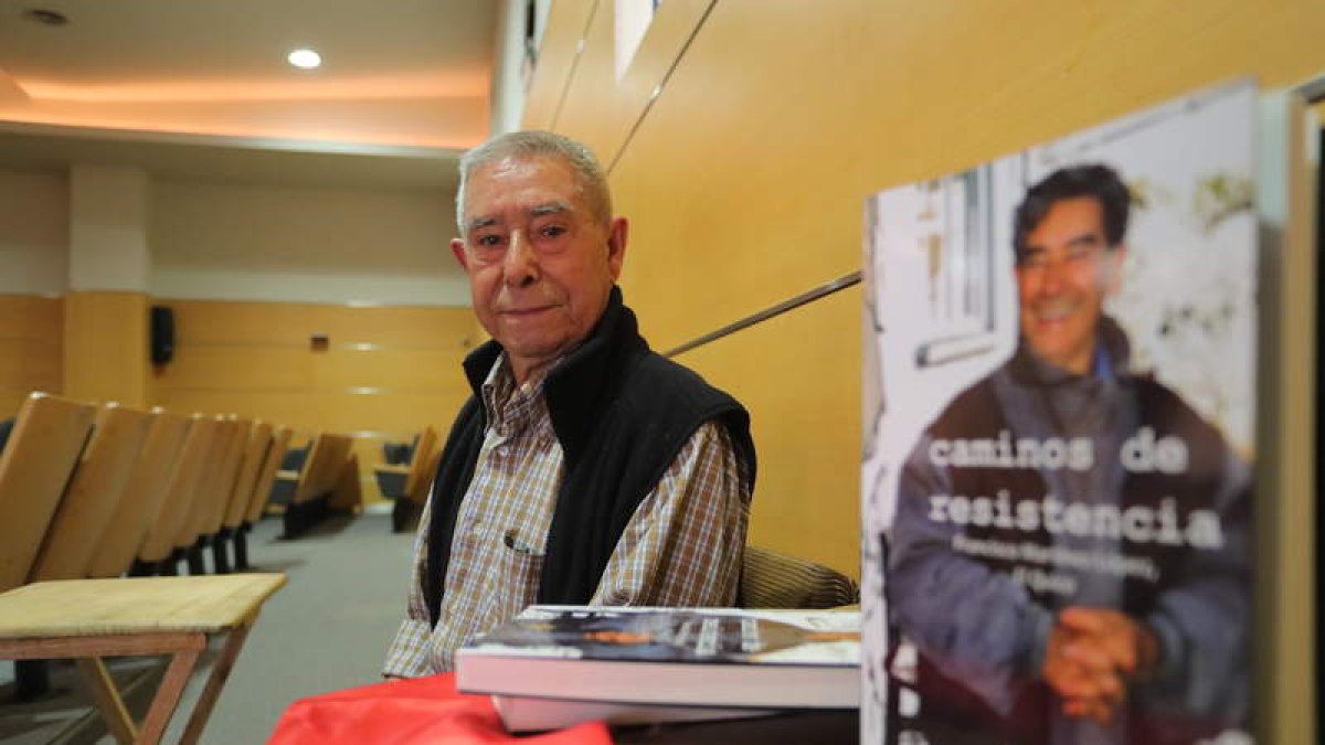 ‘El Quico’, ayer, en el acto de presentación de su libro. ANA F. BARREDO
