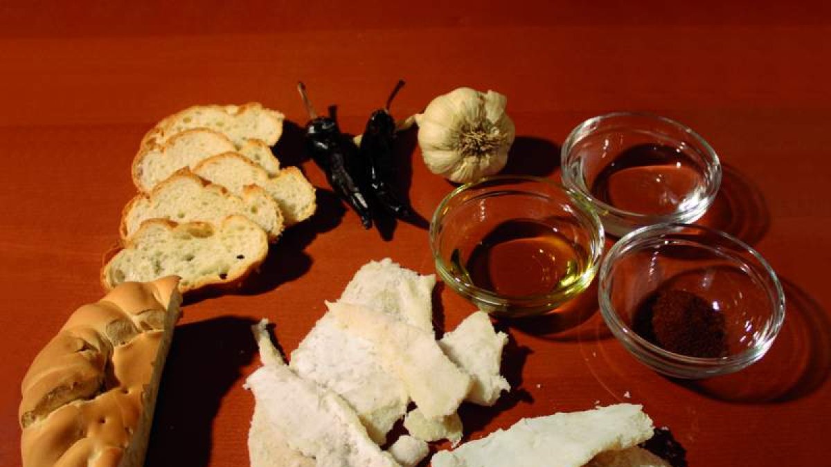 Ingredientes principales para elaborar el bacalao molinero.