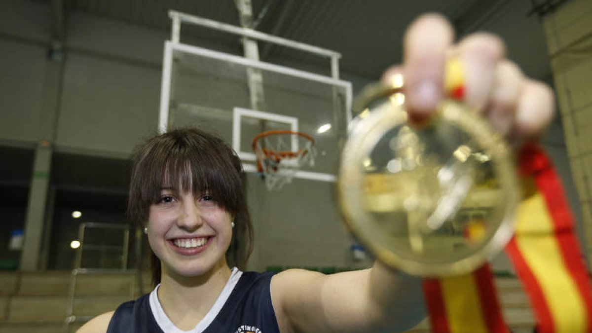 La leonesa Paula López ya conquistó en el Nacional una medalla, en este caso de oro. JESÚS F. SALVADORES