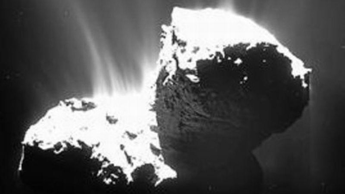Géiseres de gas observados por la sonda 'Rosetta' en el cometa 67P Churyumov-Gerasimenko.