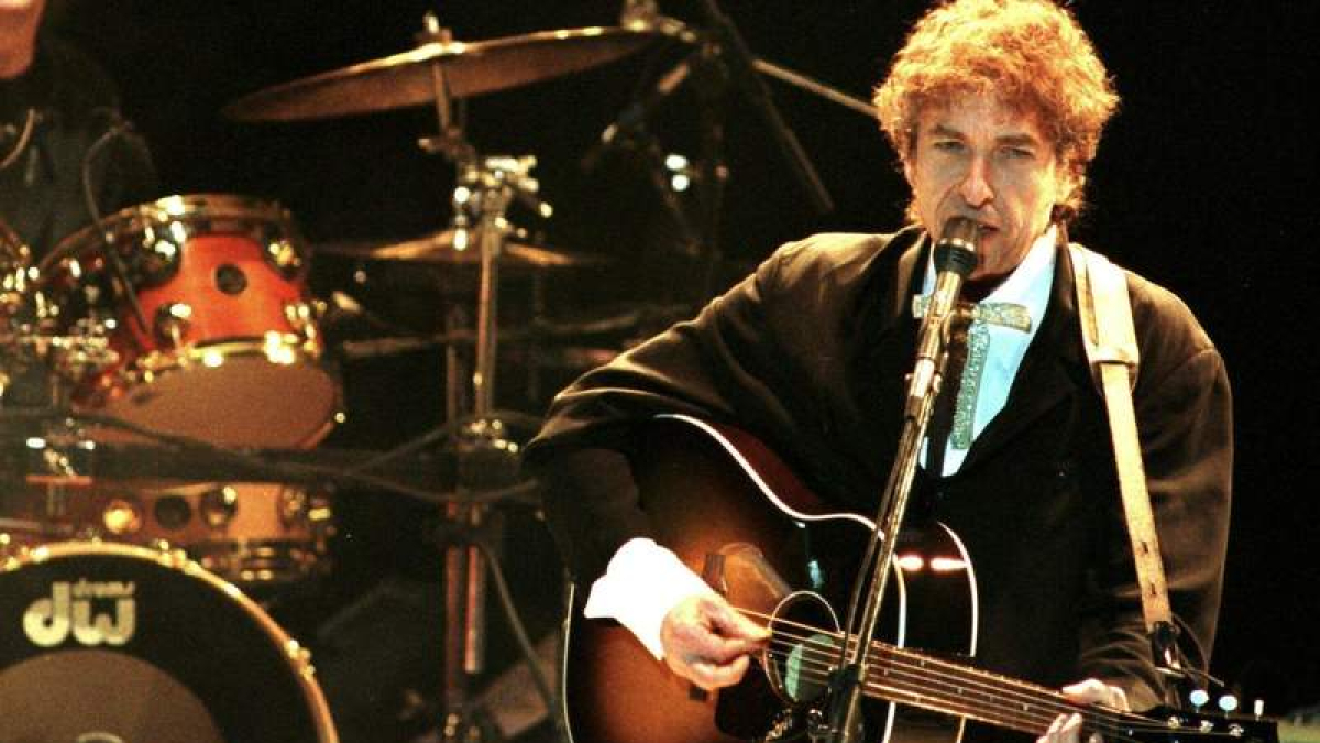 Robert Allen Zimmerman, mas conocido como Bob Dylan, podría alzarse hoy con el Premio Nobel de Literatura.