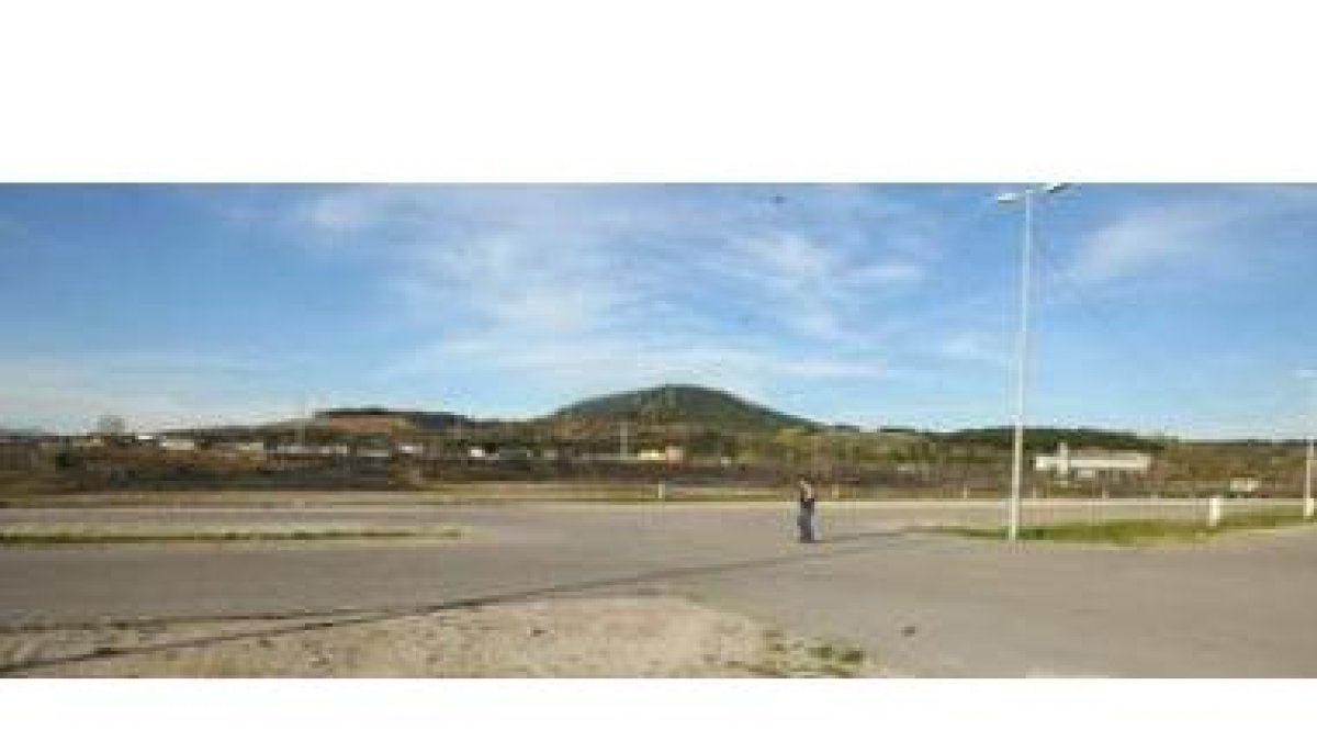 Urbanizar estas 30 hectáreas de suelo, que en su mayor parte ocupaban la montaña de escombros de car