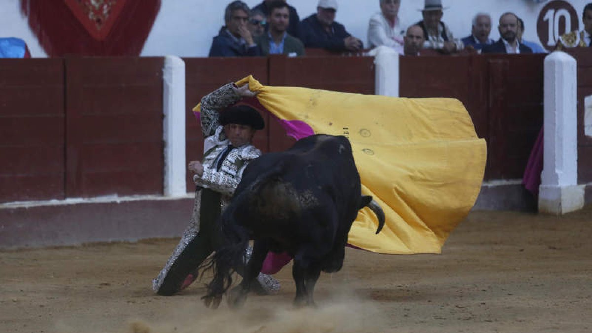 El Juli estuvo poderoso con su primero, y no pudo hacer nada ante el inválido cuarto.