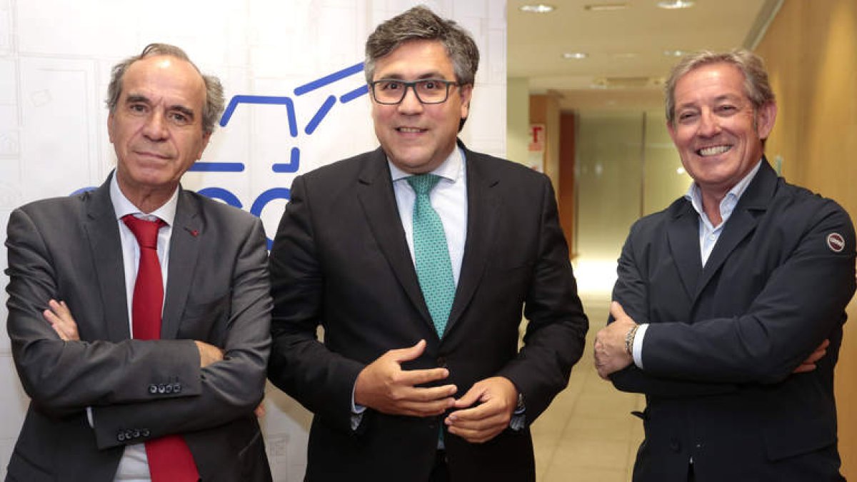Vallejo, Fernández Alén y Javier Vega, en la asamblea anual de Aleop. ICAL