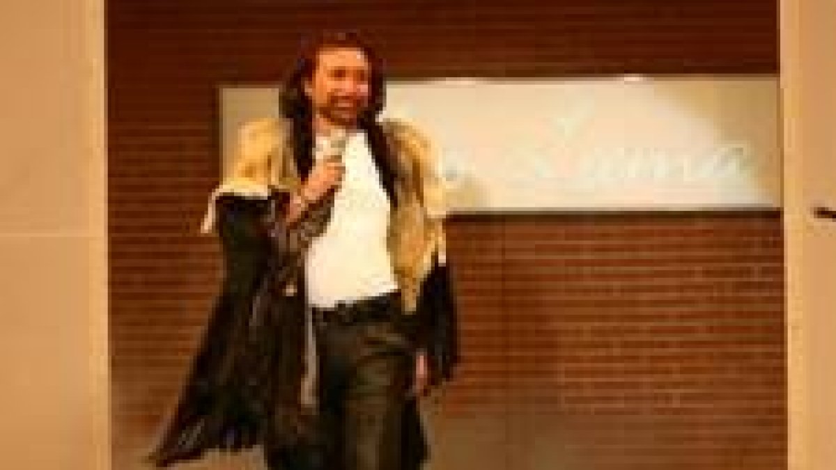 Parada volverá a presentar la gala en el pabellón del Campus