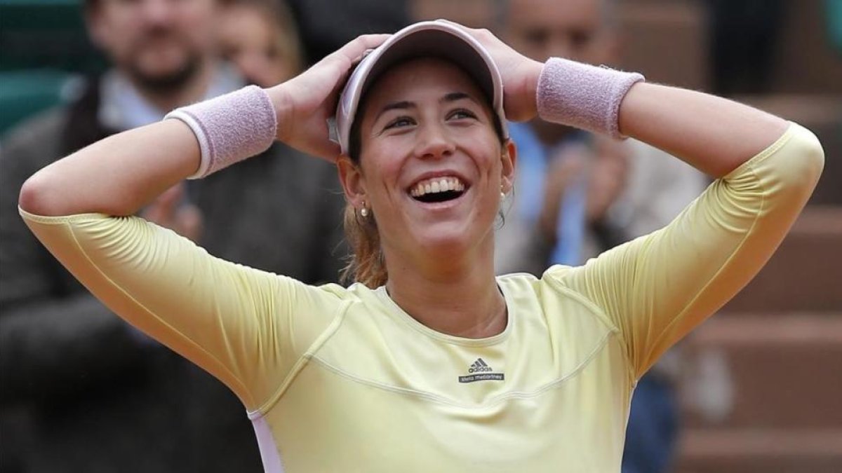 Muguruza muestra su alegría tras confirmar su pase a la final en París.