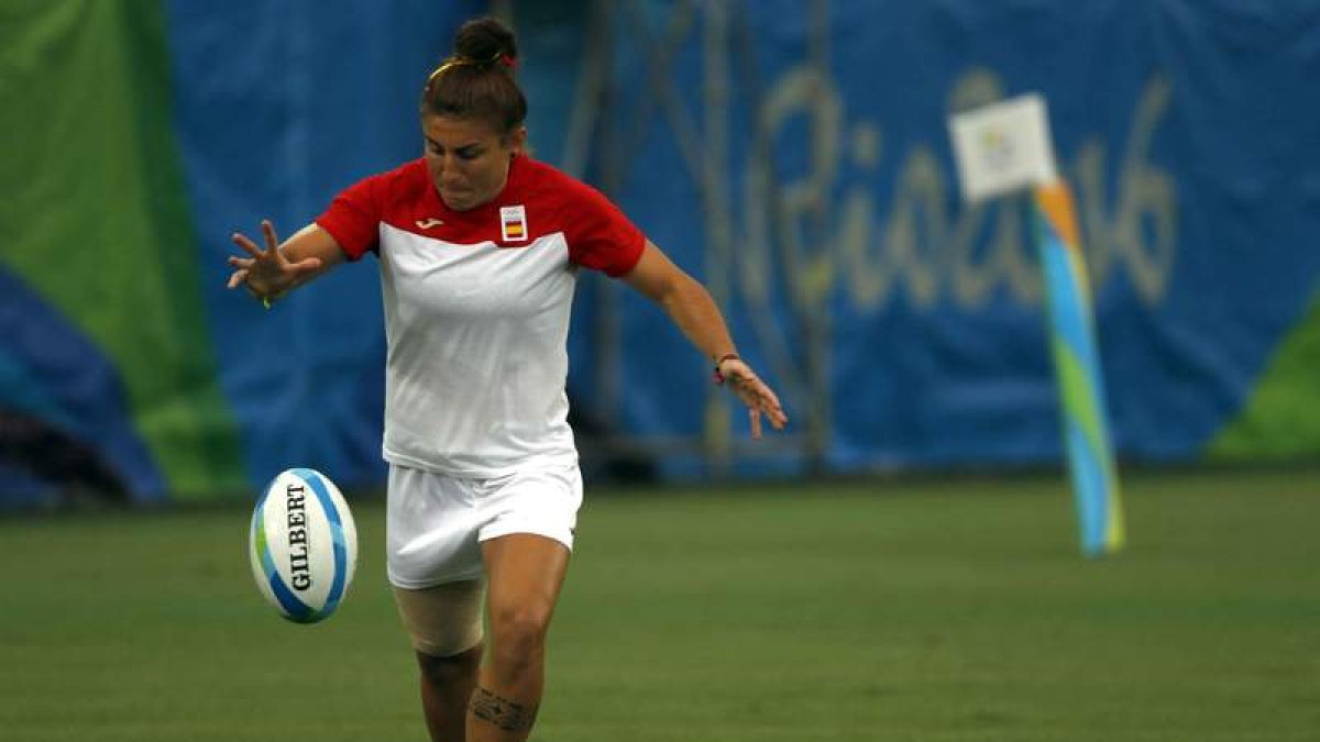 María Casado en el entrenamiento de ayer de las Leonas. URQUIJO