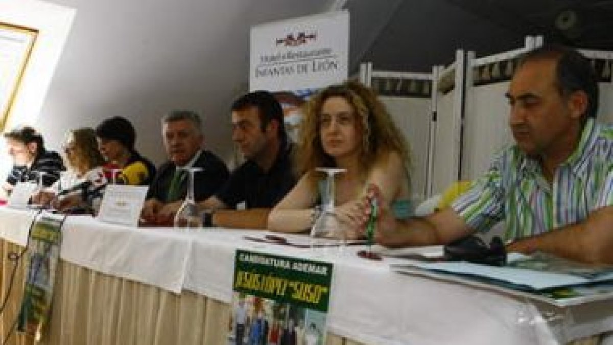Santi Pérez, Belén Cañón, Miriam Canedo, Suso López, Casares, Blanca García y Enrique Escobar.