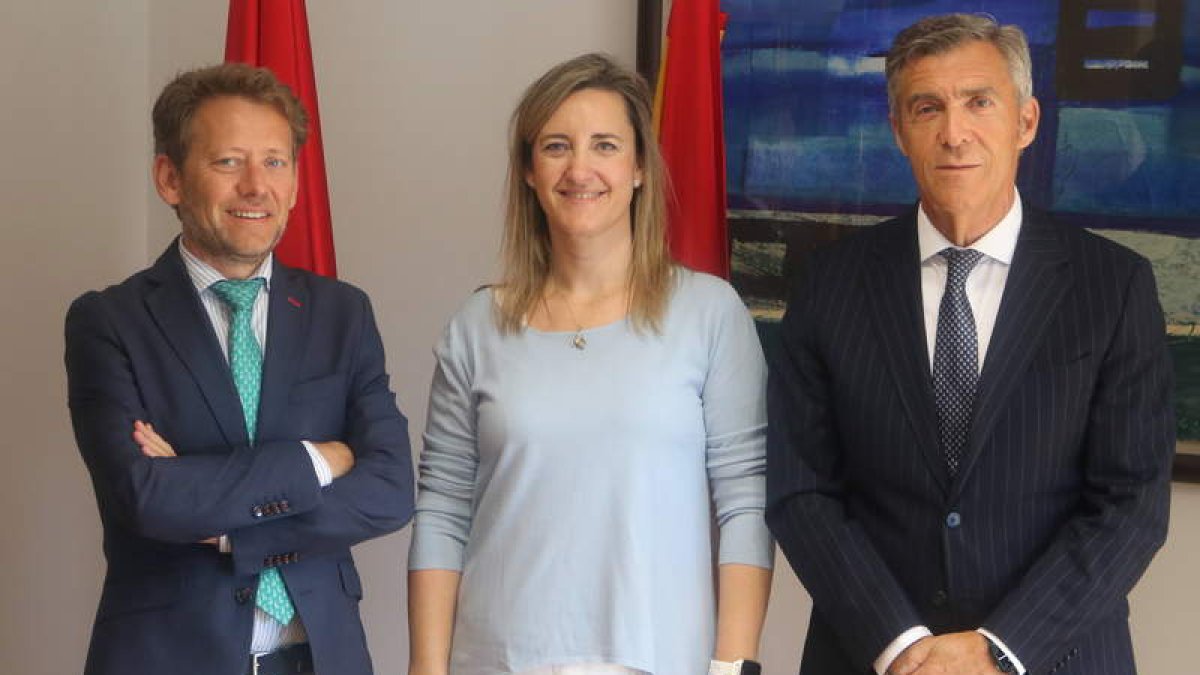 Enrique Suárez, Noelia Rodríguez y Javier Cepedano. DL
