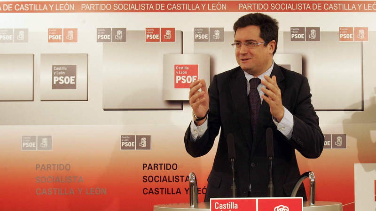 Óscar López, tras la reunión ayer de la ejecutiva autonómica del PSOE.