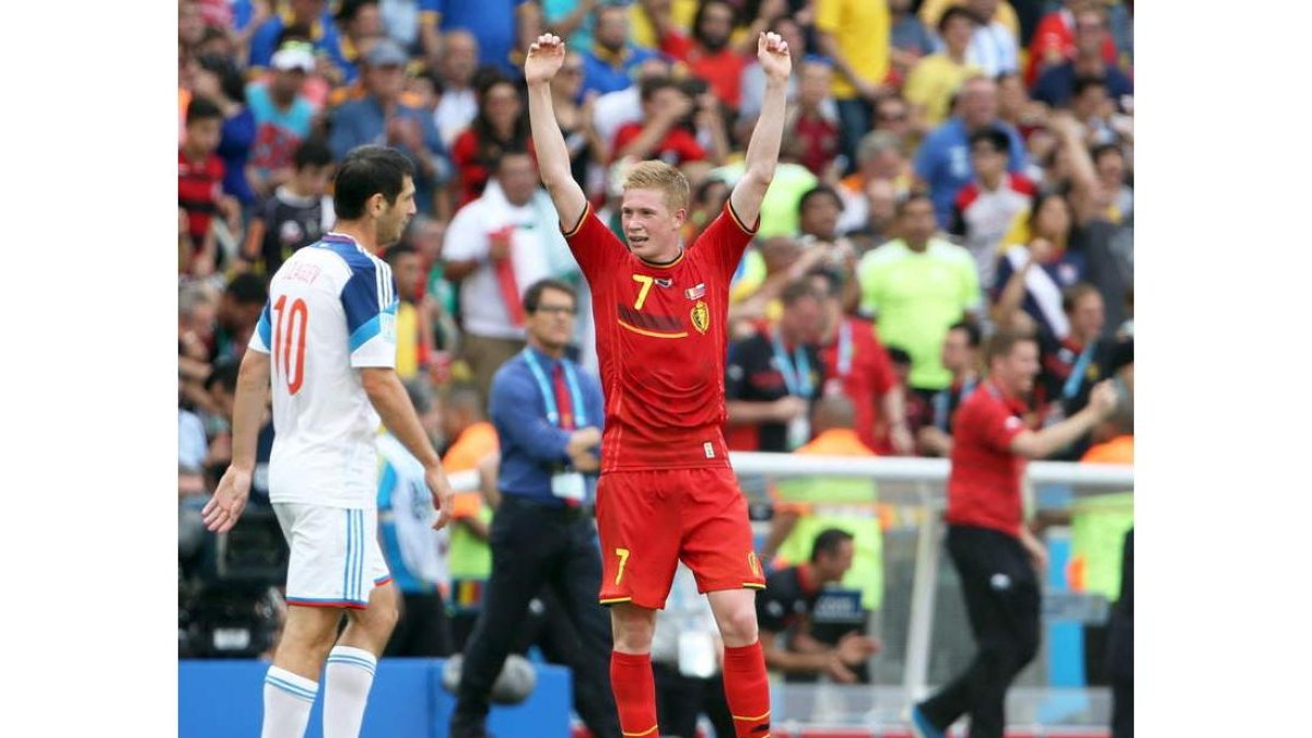 Kevin de Bruyne celebra el gol que le dio la victoria a Bélgica en el partido ante Rusia.