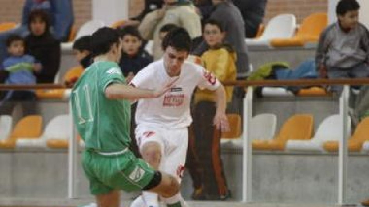Marcos fue el jugador leonés más resolutivo ante el líder.
