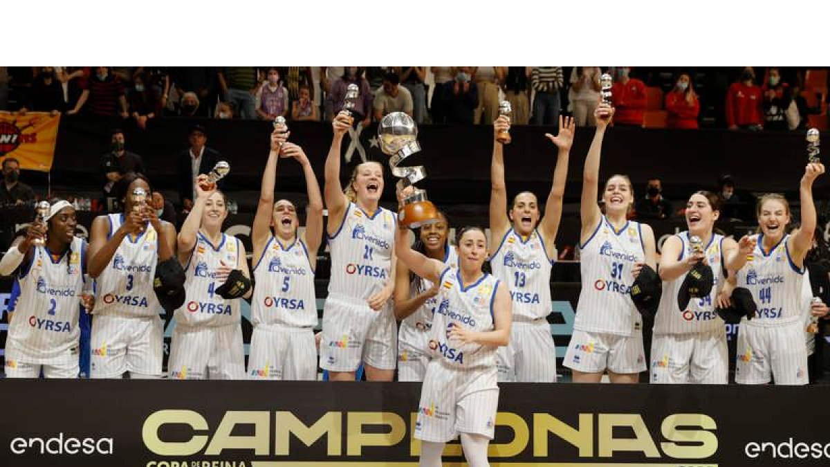 El Perfumerías Avenida sumó en Valencia su décimo entorchado de la Copa del Rey. CÁRDENAS