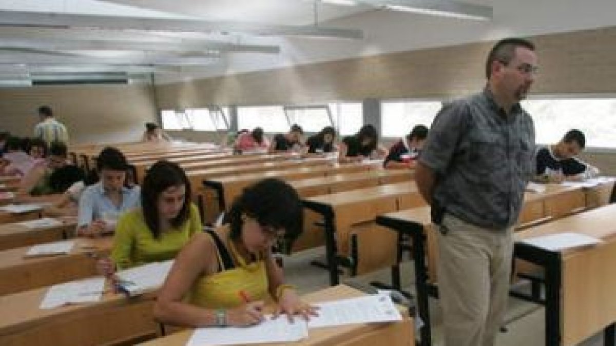Estudiantes en un aula del Campus del Bierzo de la ULE.