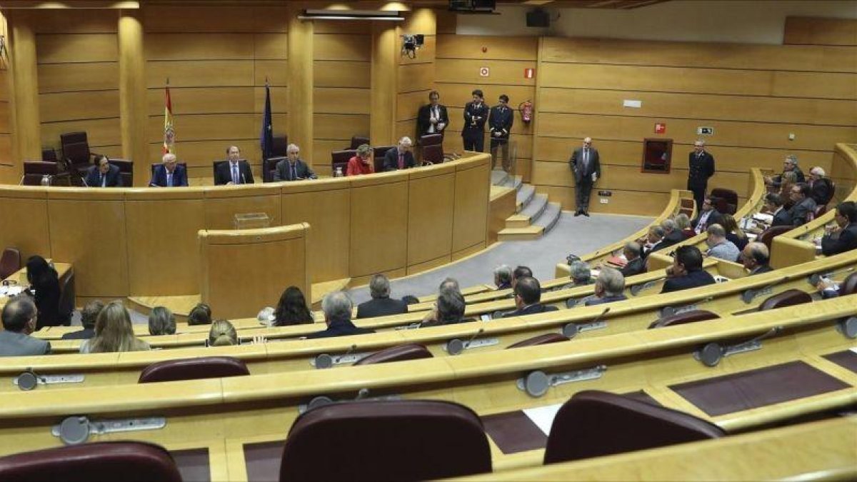 Sesión constitutiva de la comisión del Senado que debe tramitar la aplicación del artículo 155 de la Constitución.
