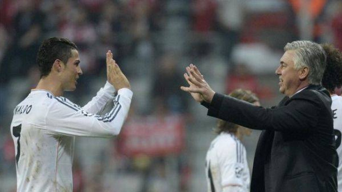 Cristiano y Ancelotti celebran el triunfo blanco en Múnich.